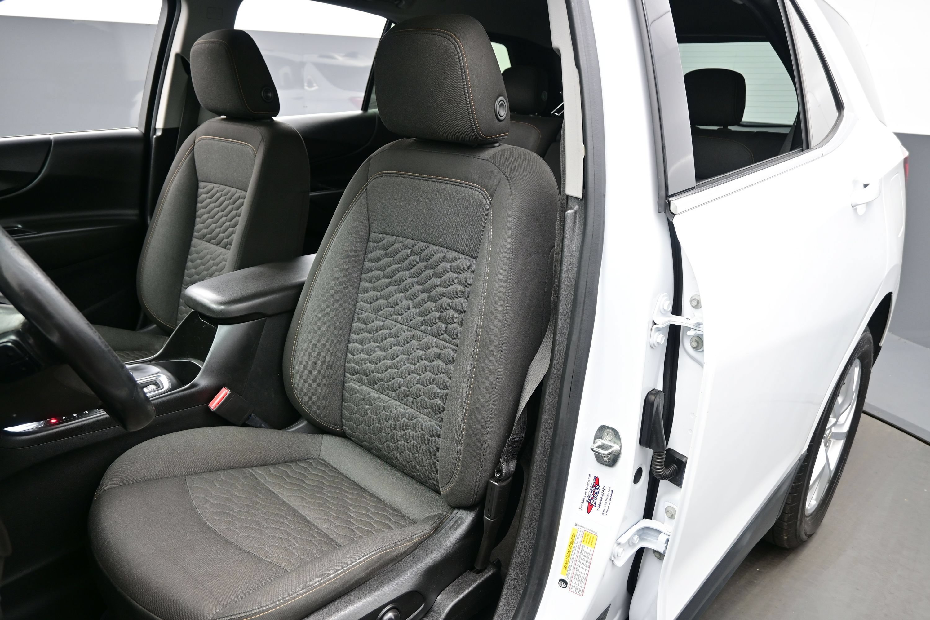 Used 2020 Chevrolet Equinox LT AWD/4WD image 11