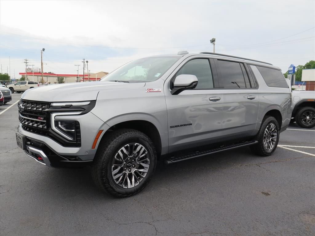 Used 2025 Chevrolet Suburban Z71 AWD/4WD image 8