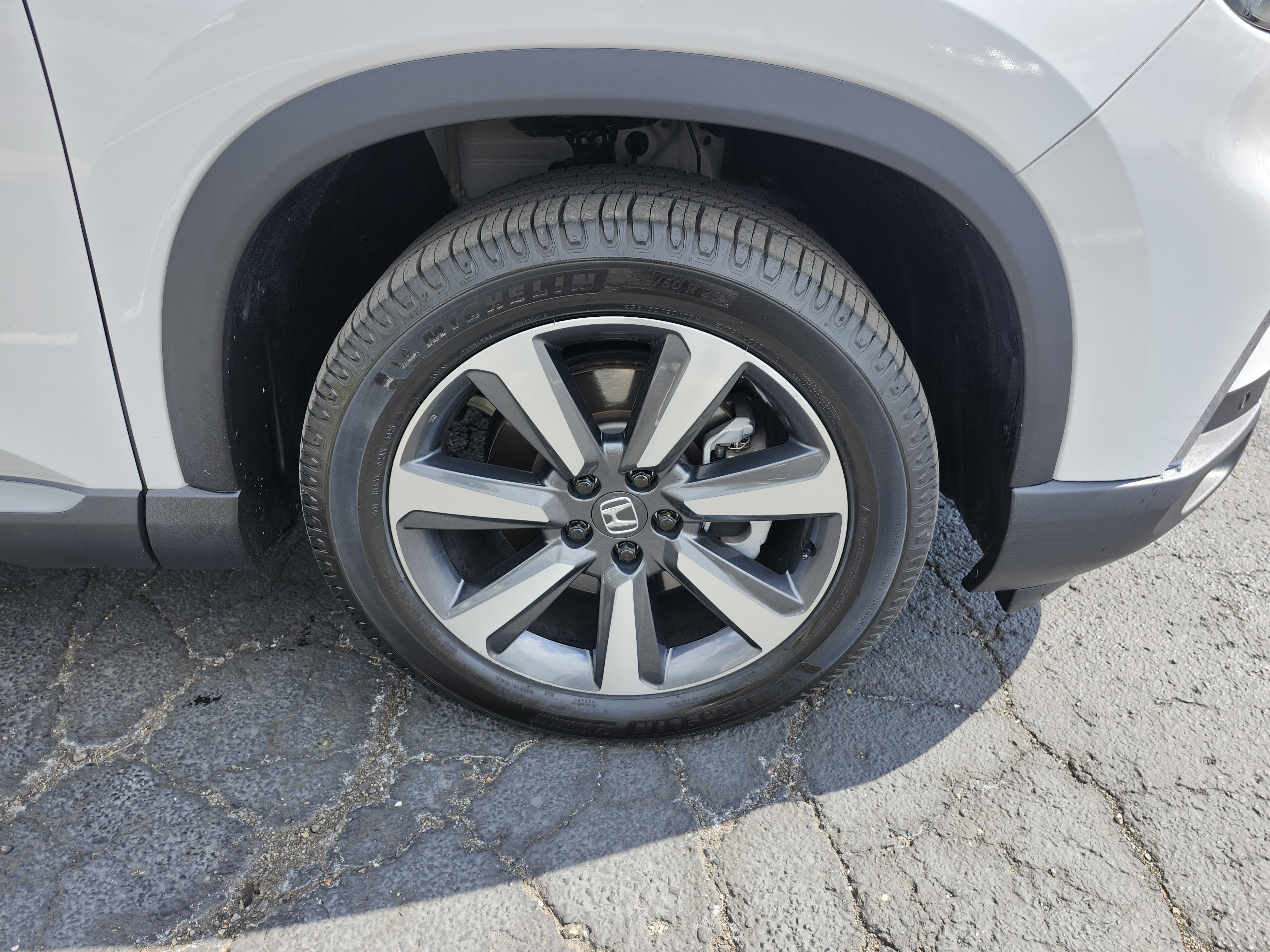 Used 2023 Honda Pilot Touring image 14
