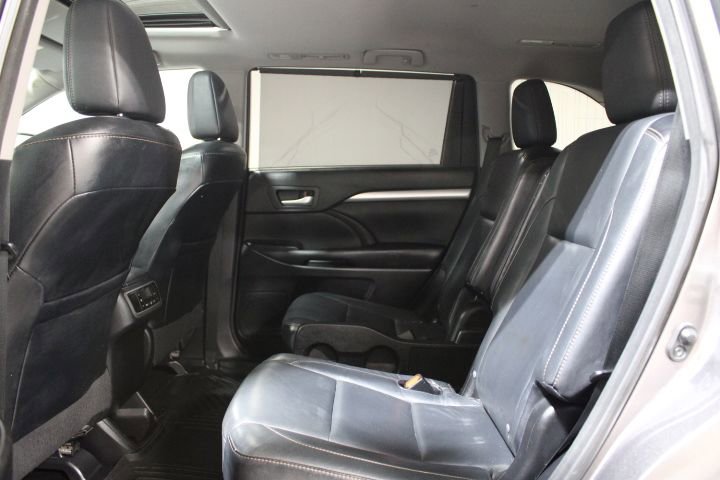 Used 2015 Toyota Highlander XLE image 23