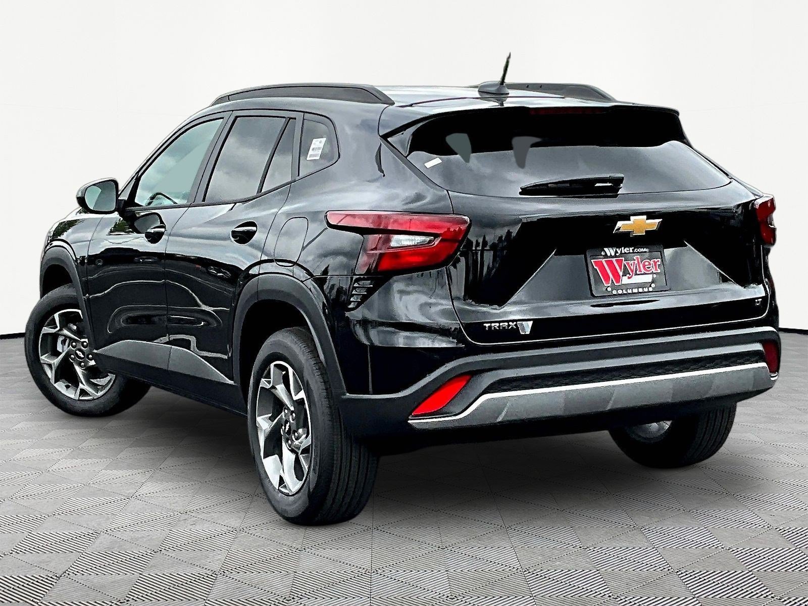 New 2026 Chevrolet Trax LT w/ LT Convenience Package FWD image 4
