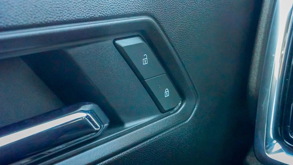 Used 2025 GMC Canyon Elevation image 24