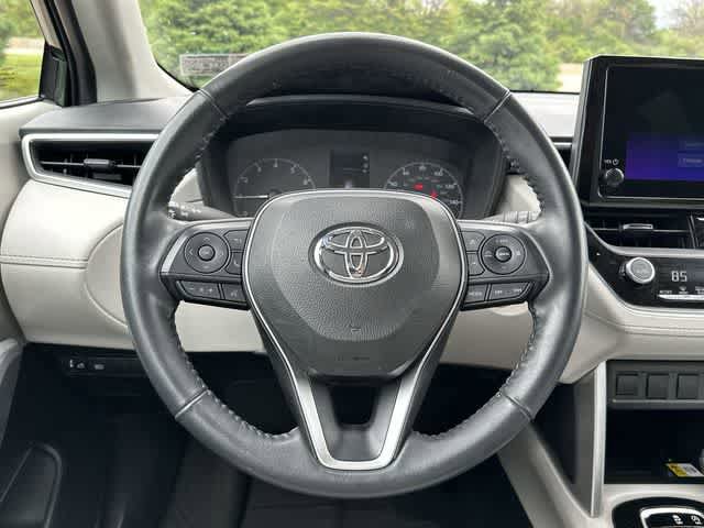 Used 2023 Toyota Corolla Cross LE AWD/4WD image 7