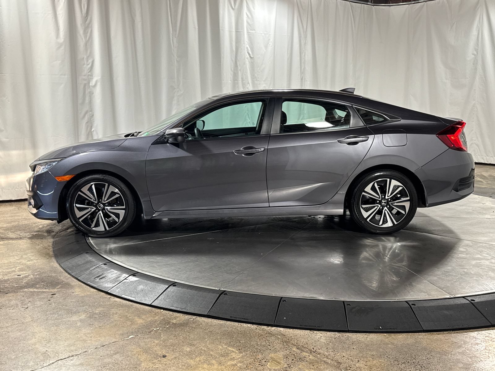 Used 2017 Honda Civic EX-T image 6
