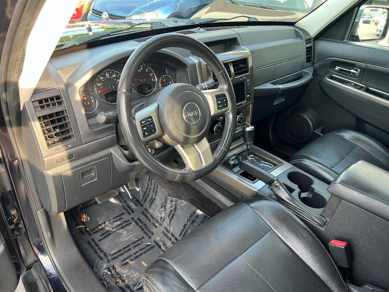 Used 2011 Jeep Liberty Limited w/ Tire & Wheel Group AWD/4WD image 19