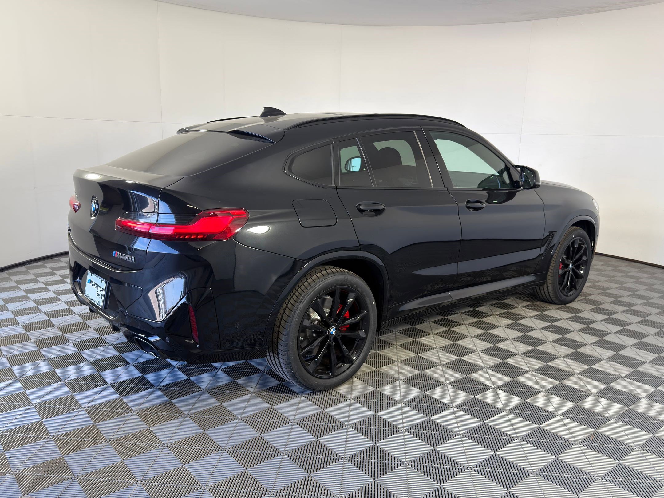 New 2025 BMW X4 M40i w/ Premium Package image 9