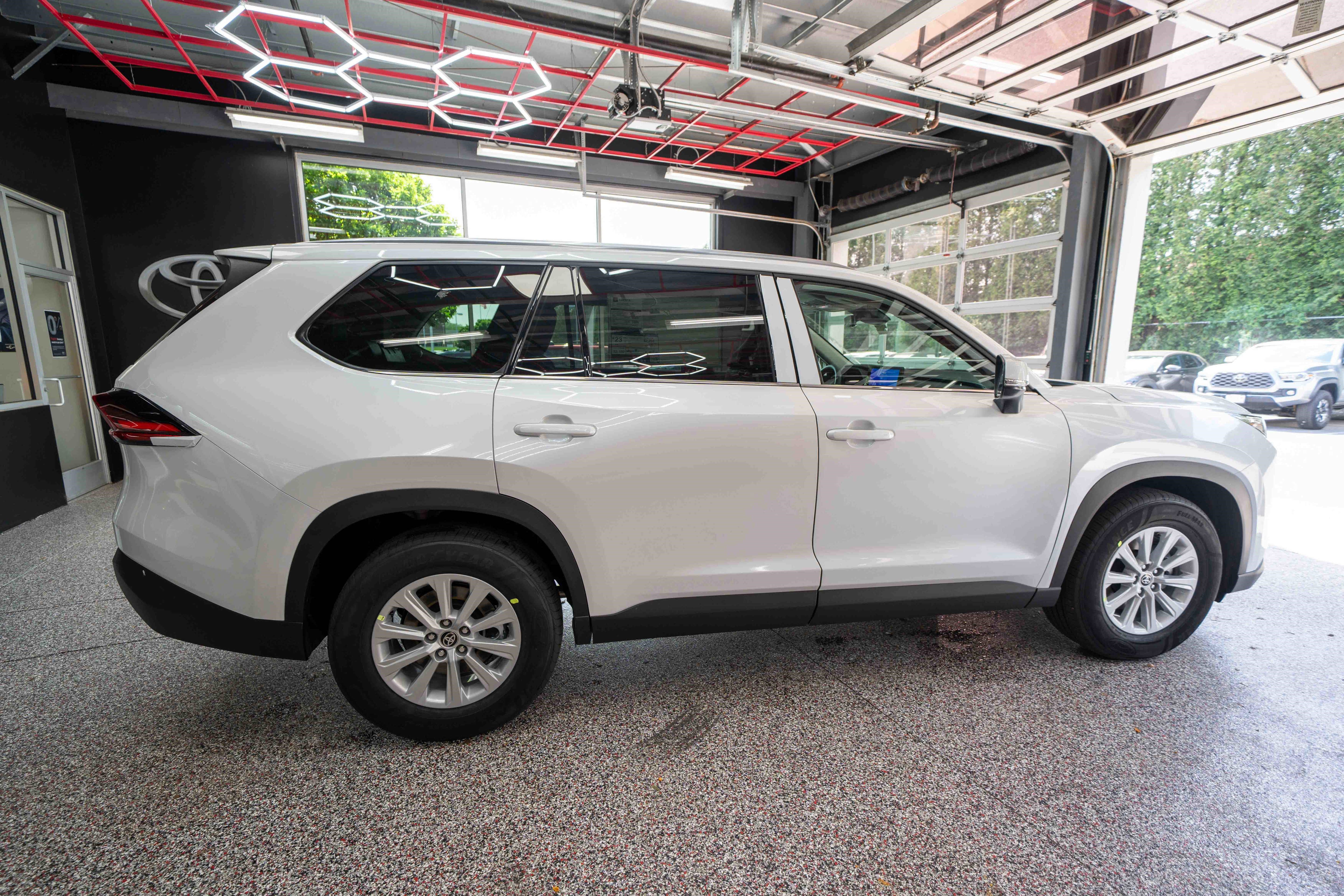 New 2026 Toyota Grand Highlander AWD image 4