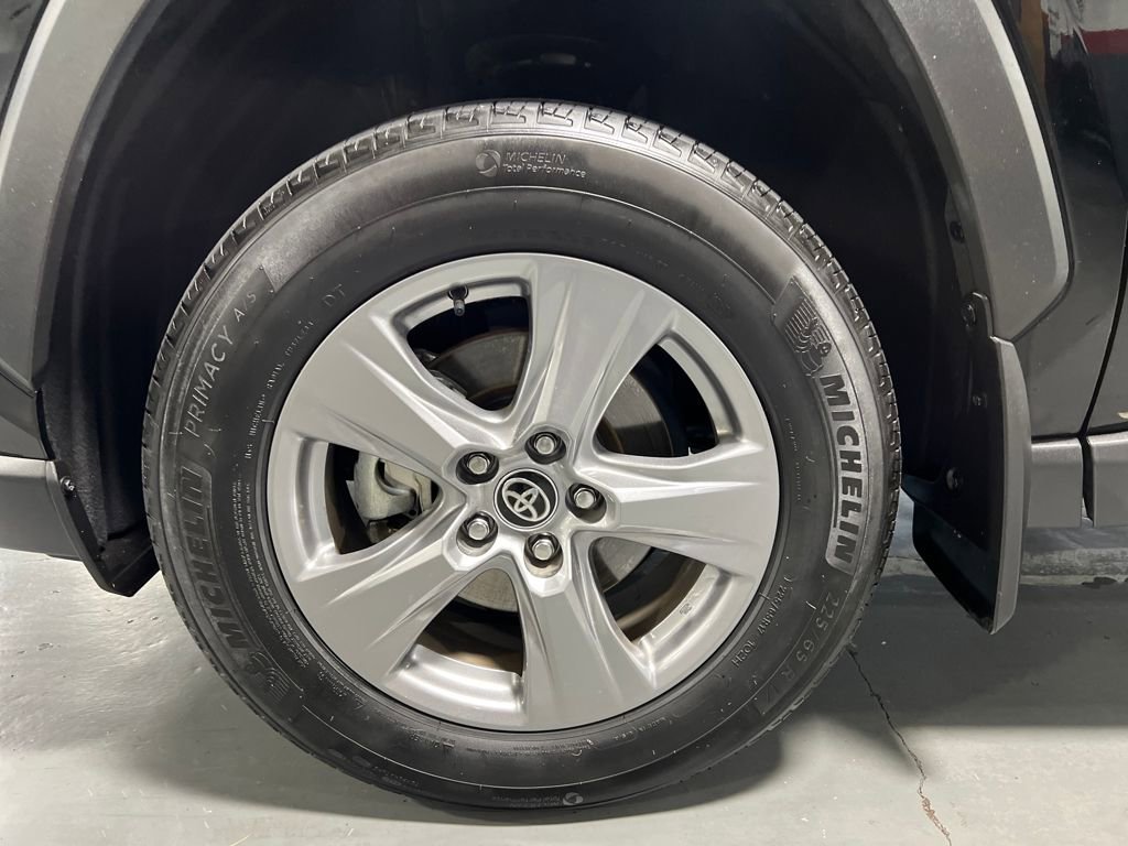 Used 2023 Toyota RAV4 XLE image 9