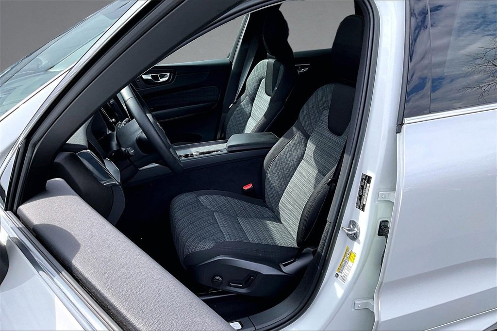Certified 2023 Volvo XC60 B5 Core image 20