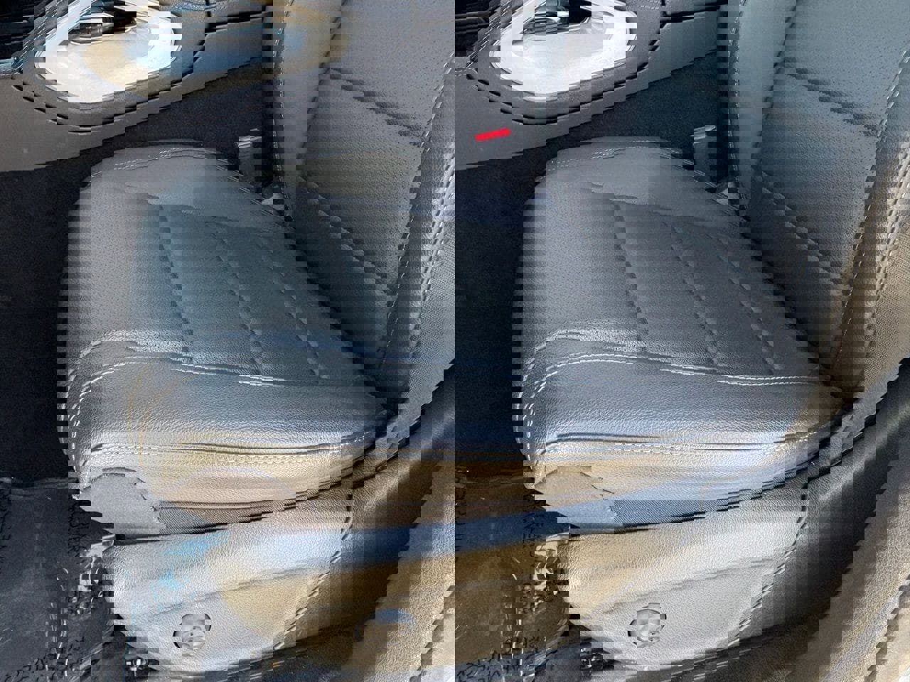 Used 2024 Mercedes-Benz GLS 450 4MATIC image 37