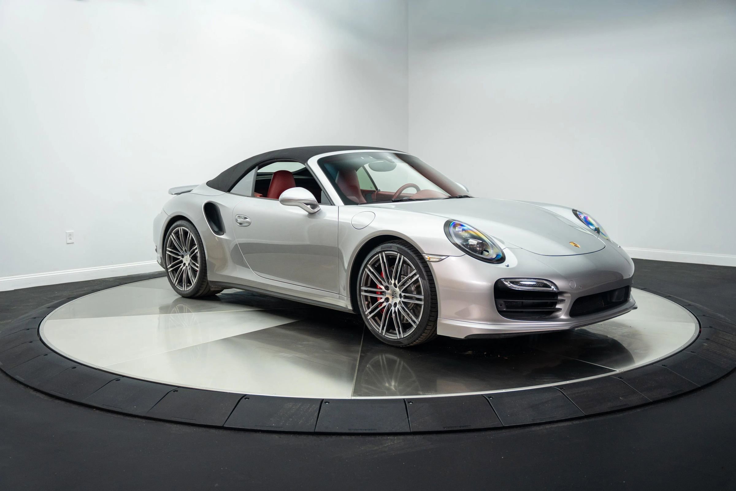 Used 2015 Porsche 911 Turbo image 11