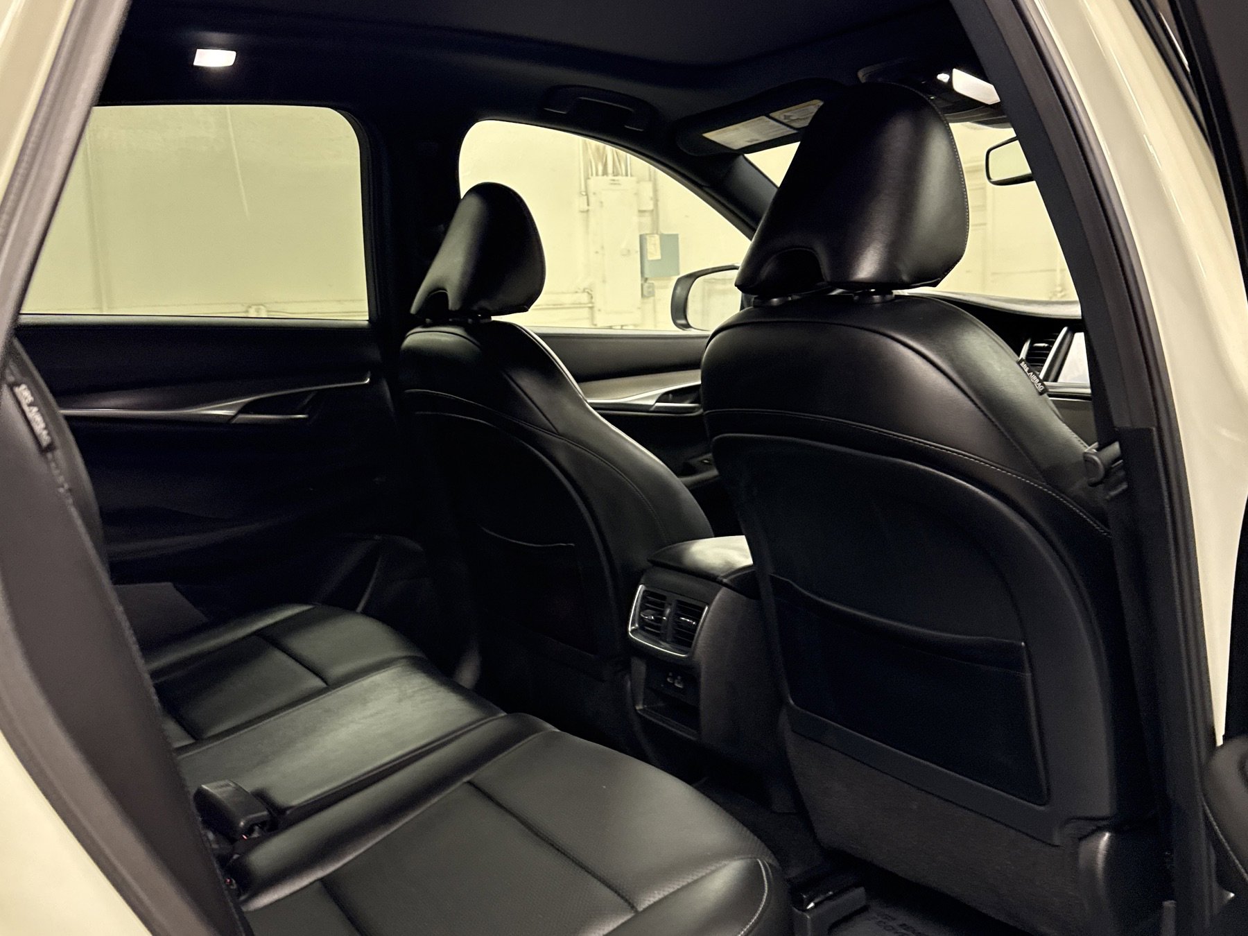 Used 2022 INFINITI QX50 Luxe w/ Appearance Package image 23