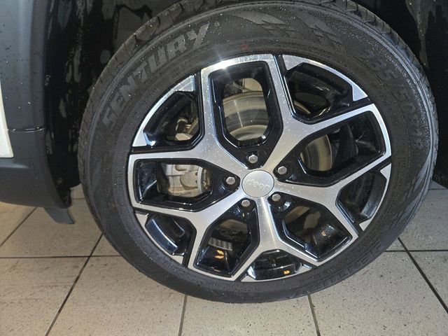 Used 2024 Jeep Compass Limited image 10