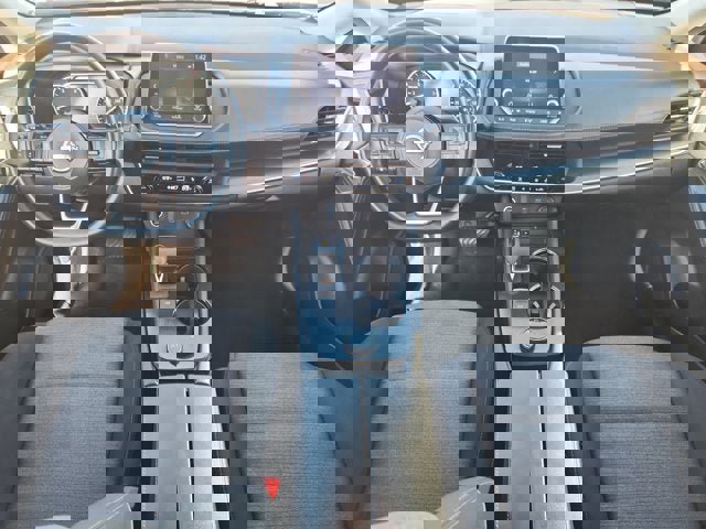 Used 2023 Nissan Rogue SV image 10