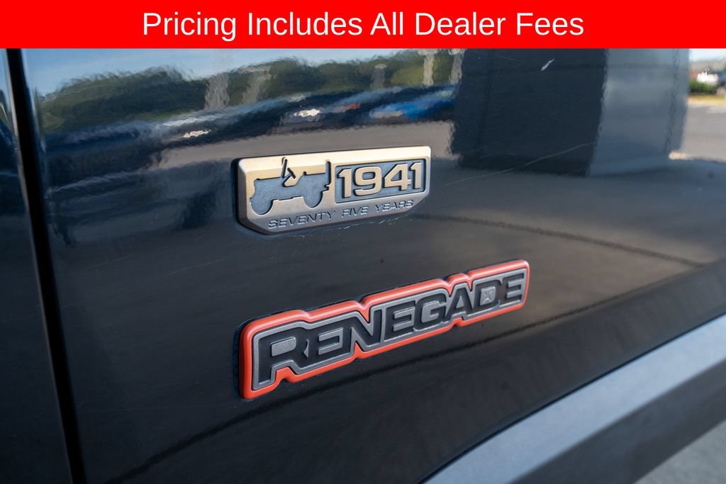 Used 2016 Jeep Renegade 75th Anniversary FWD image 18