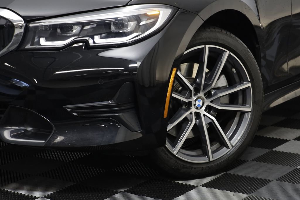 Used 2022 BMW 330i xDrive Sedan w/ Premium Package 2 AWD/4WD image 3