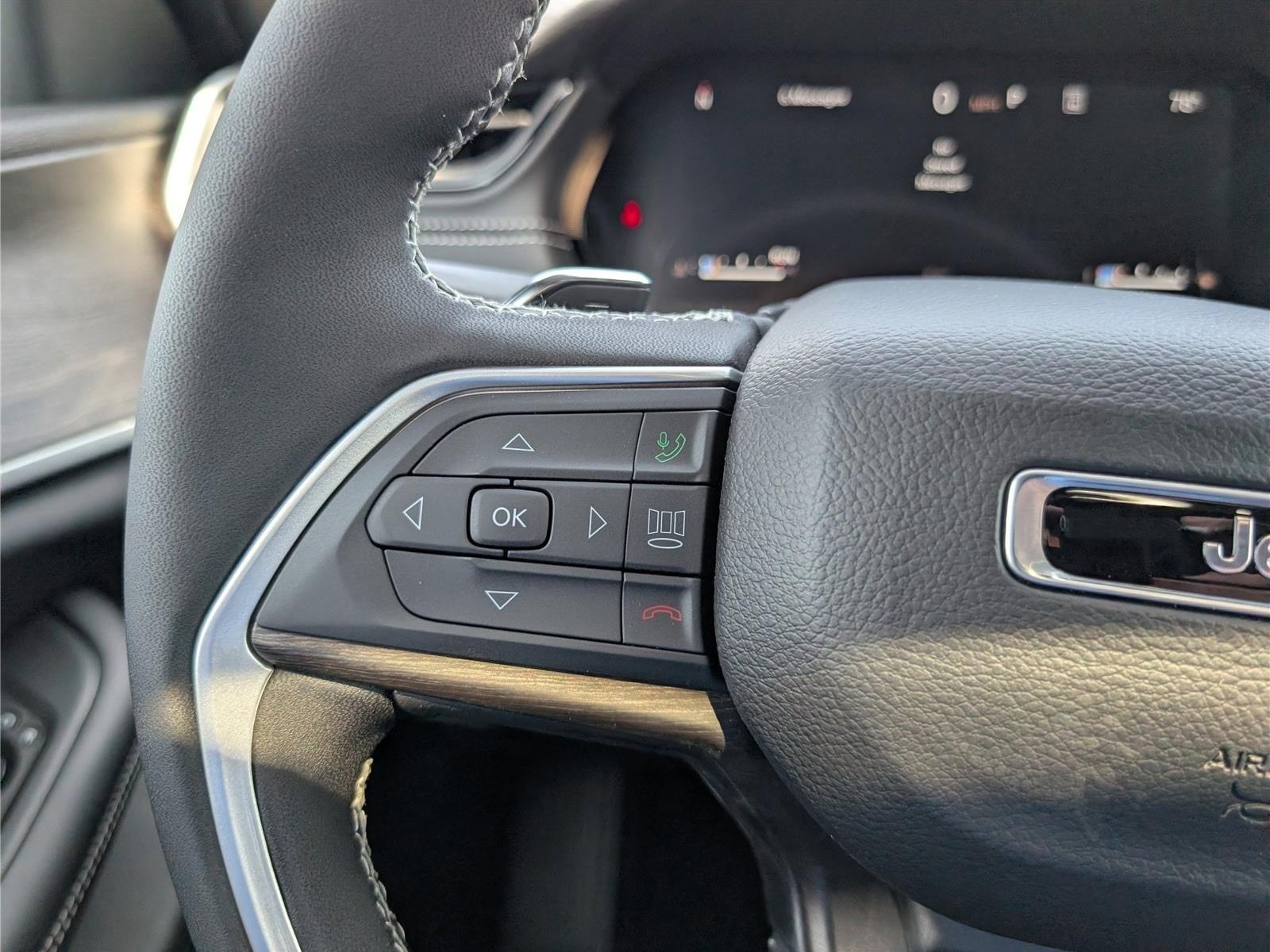 New 2026 Jeep Grand Cherokee Altitude AWD/4WD image 21