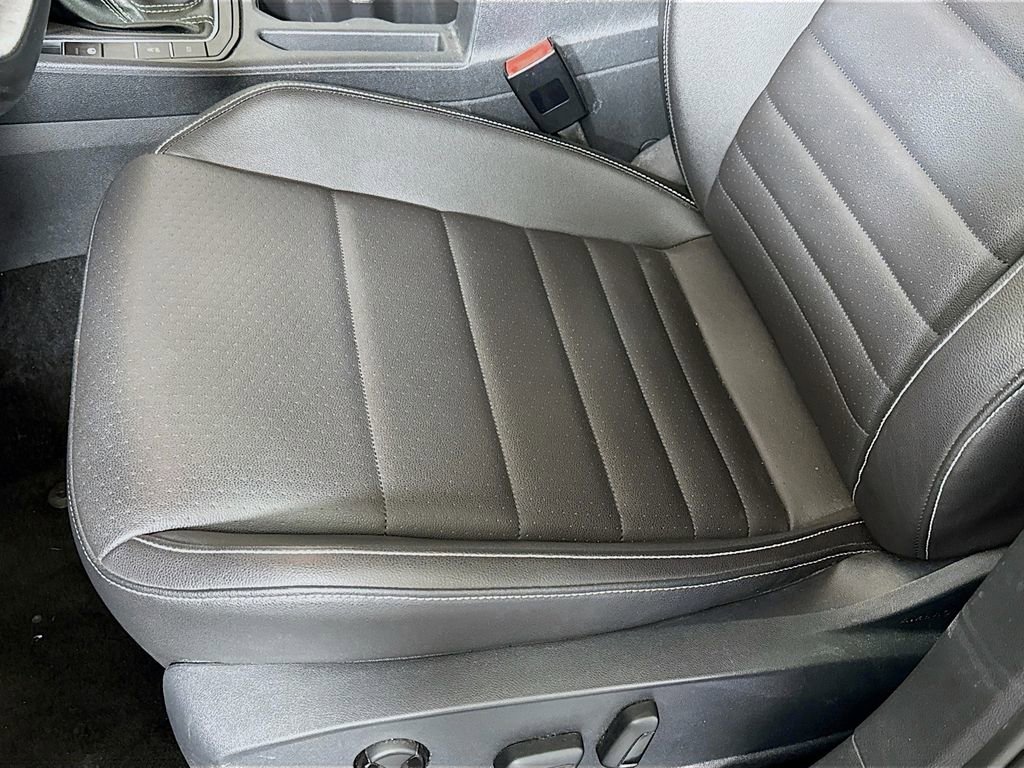 Used 2024 Volkswagen Jetta SE FWD image 18