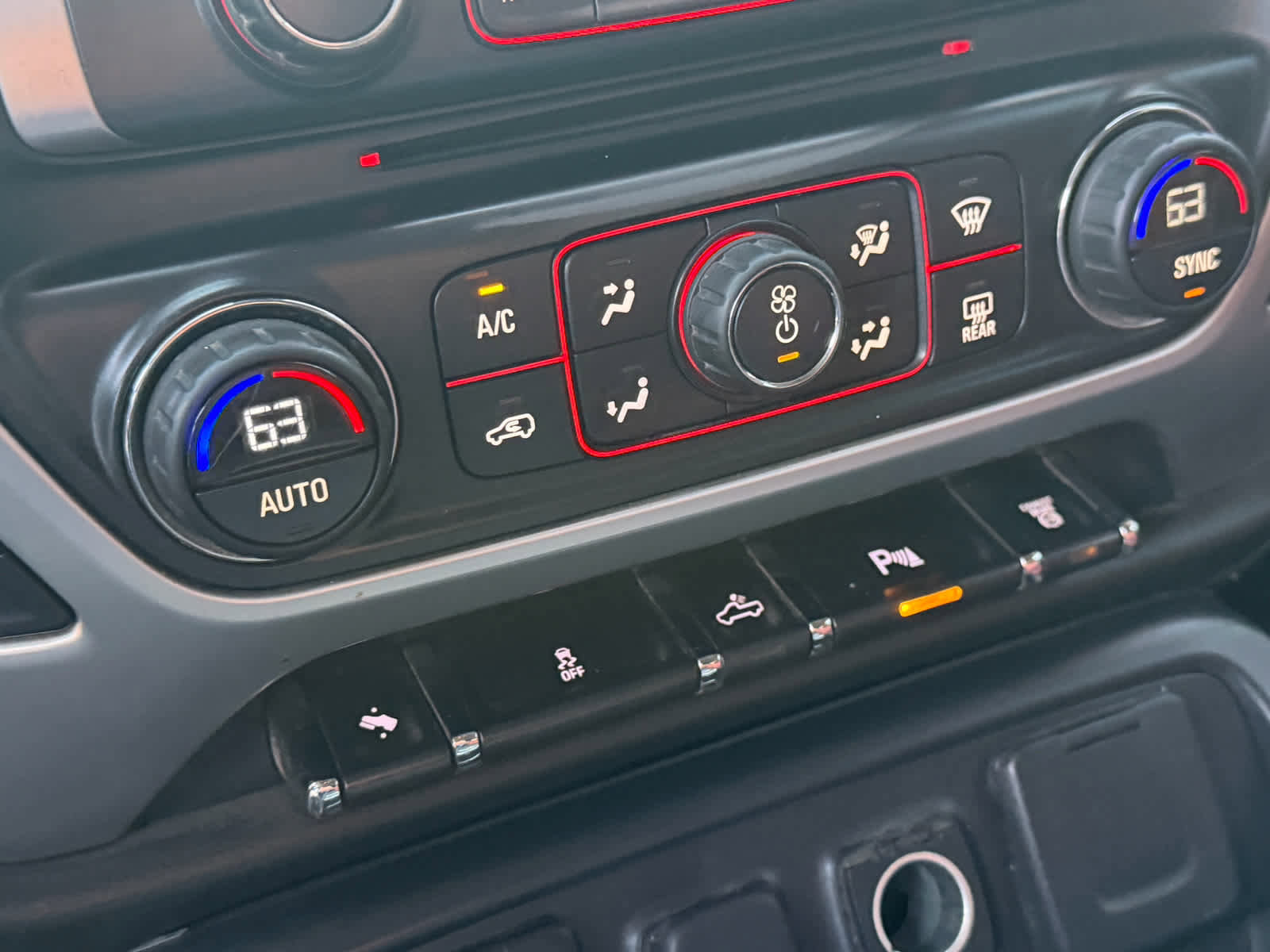 Used 2015 GMC Sierra 3500 SLT w/ Duramax Plus Package image 16