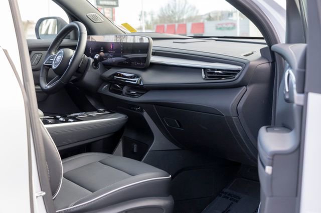 Used 2025 Buick Enclave Preferred AWD/4WD image 21