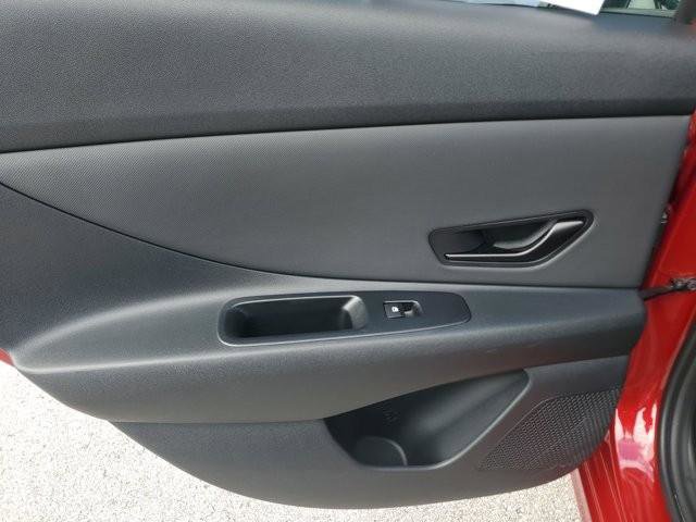 Certified 2025 Hyundai Elantra Sport image 20