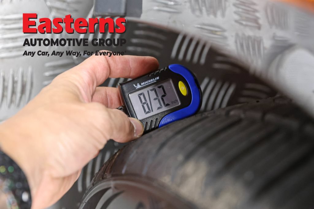 Used 2025 Ford Mustang Coupe RWD image 27
