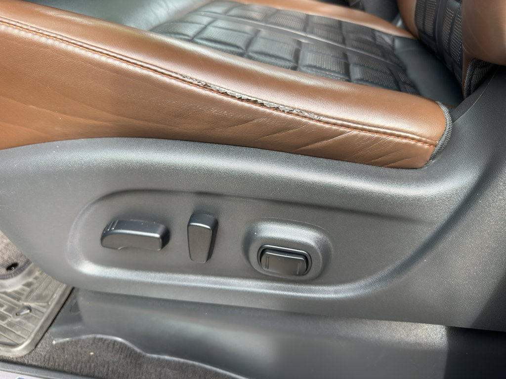 Used 2018 Nissan Titan Platinum Reserve w/ Platinum Utility Package image 15