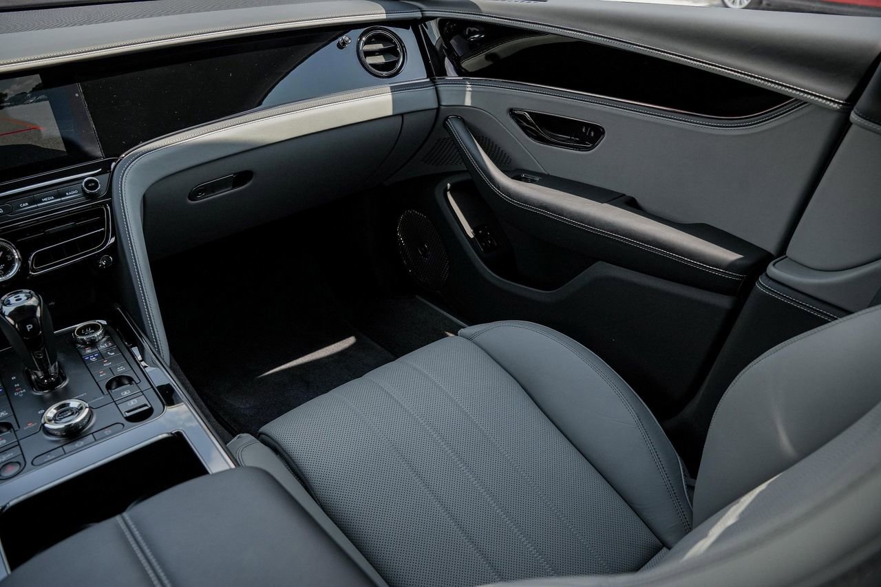 New 2025 Bentley Flying Spur Plug-In Hybrid AWD/4WD image 36