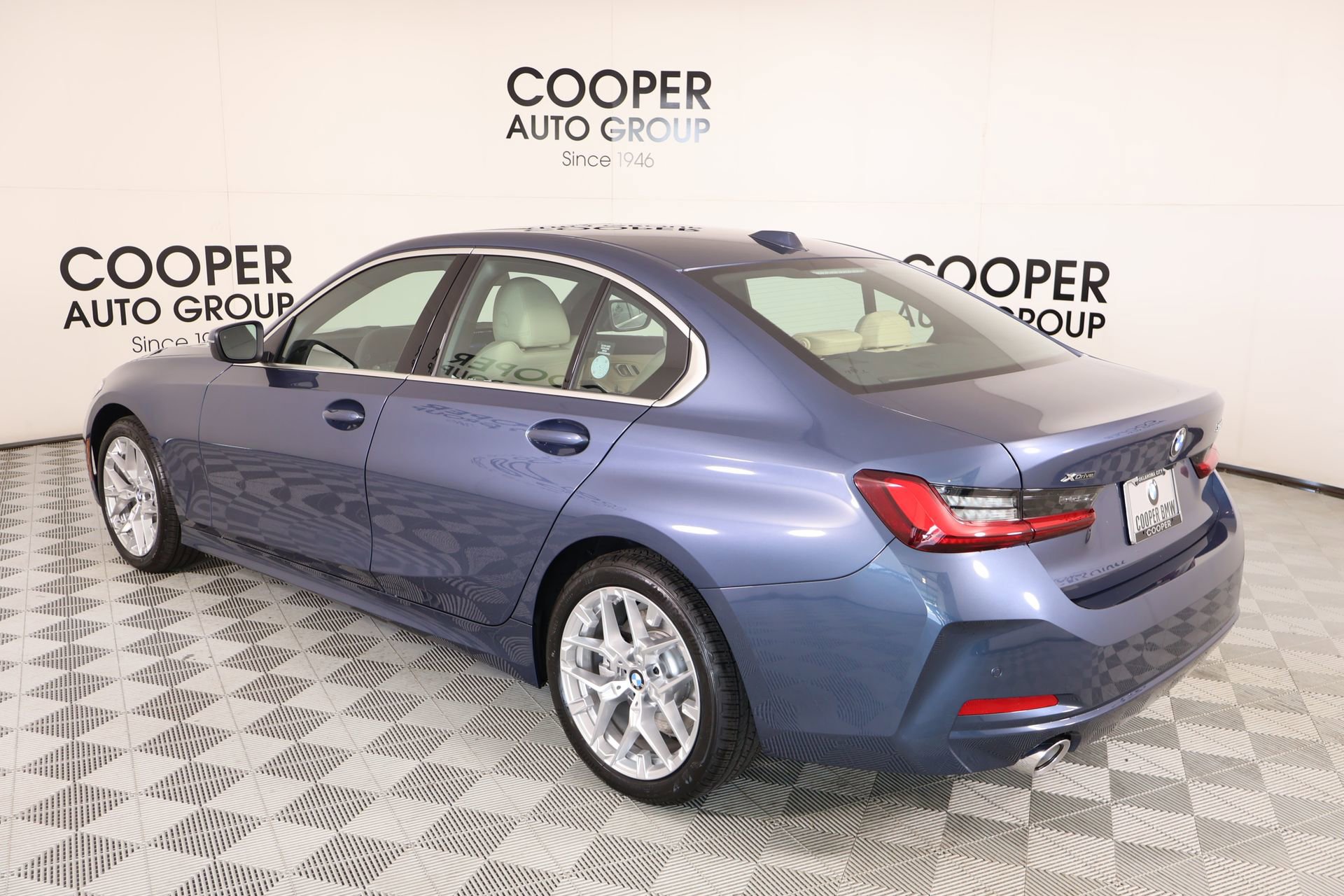 New 2026 BMW 330i xDrive Sedan w/ Premium Package AWD/4WD image 24