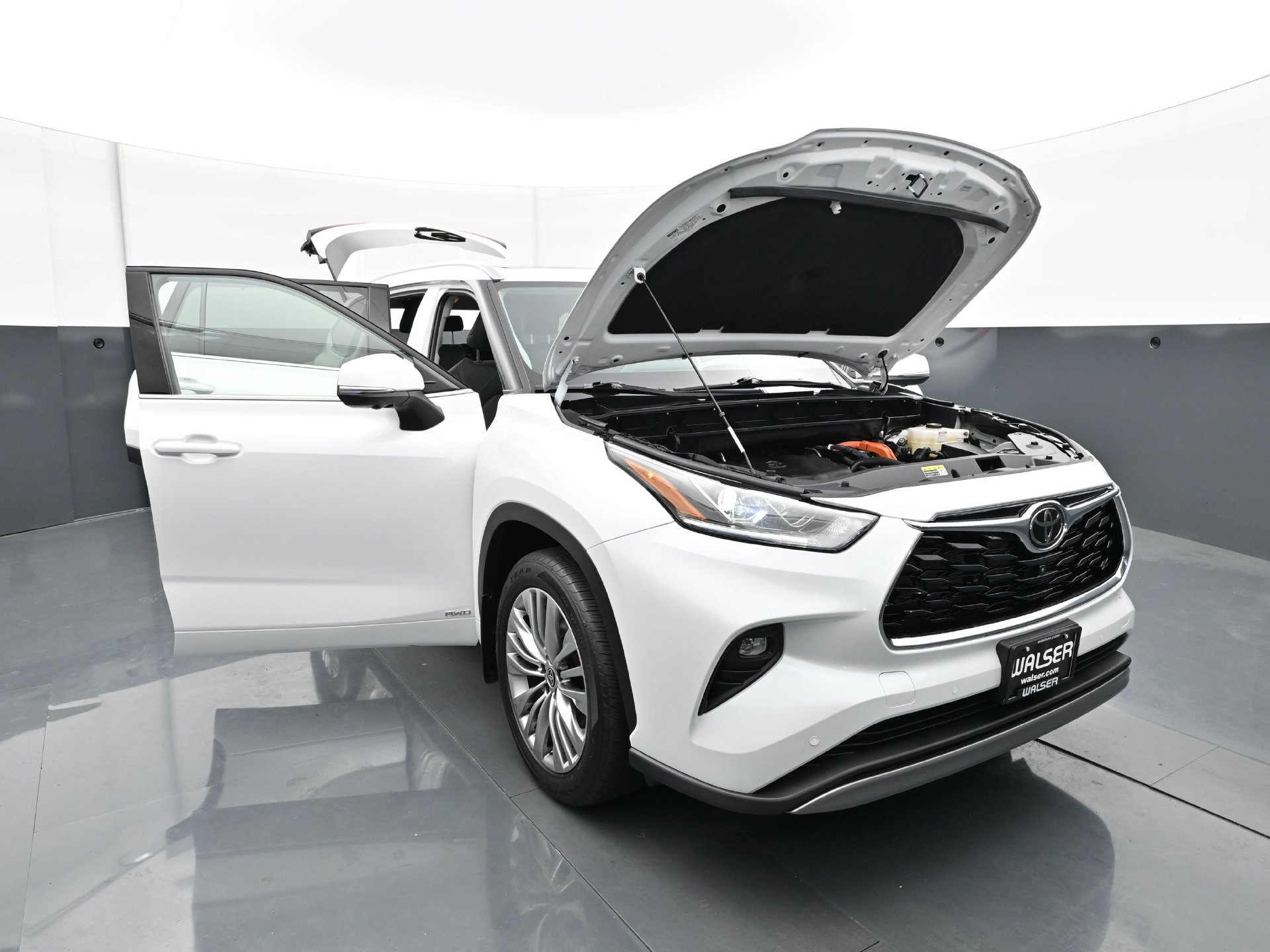 Used 2025 Toyota Highlander Platinum AWD/4WD image 47