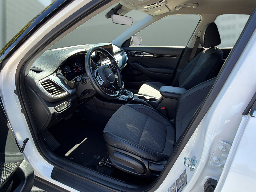 Used 2023 Kia Seltos Nightfall Edition AWD/4WD image 9