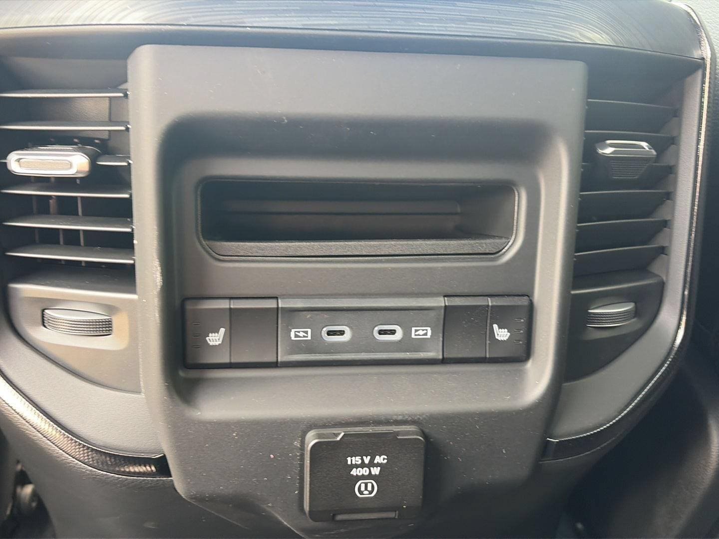 New 2026 RAM 1500 Laramie AWD/4WD image 32
