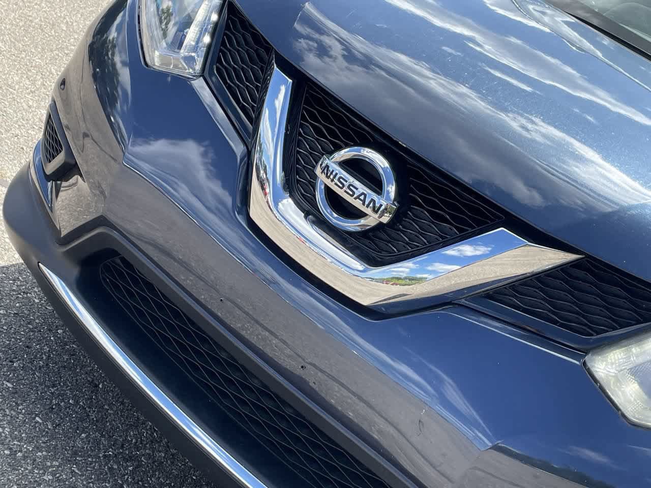 Used 2016 Nissan Rogue S w/ Appearance Package AWD/4WD image 30