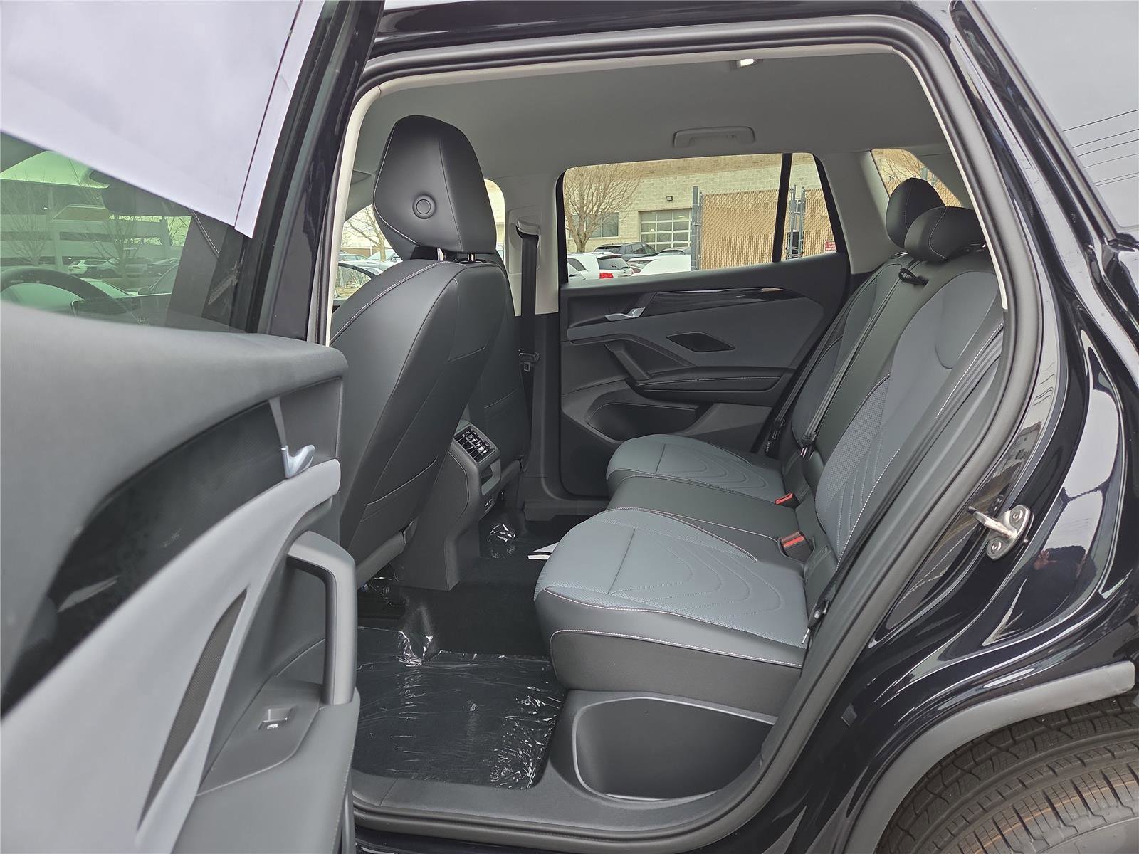 New 2026 Volkswagen Tiguan SE image 25