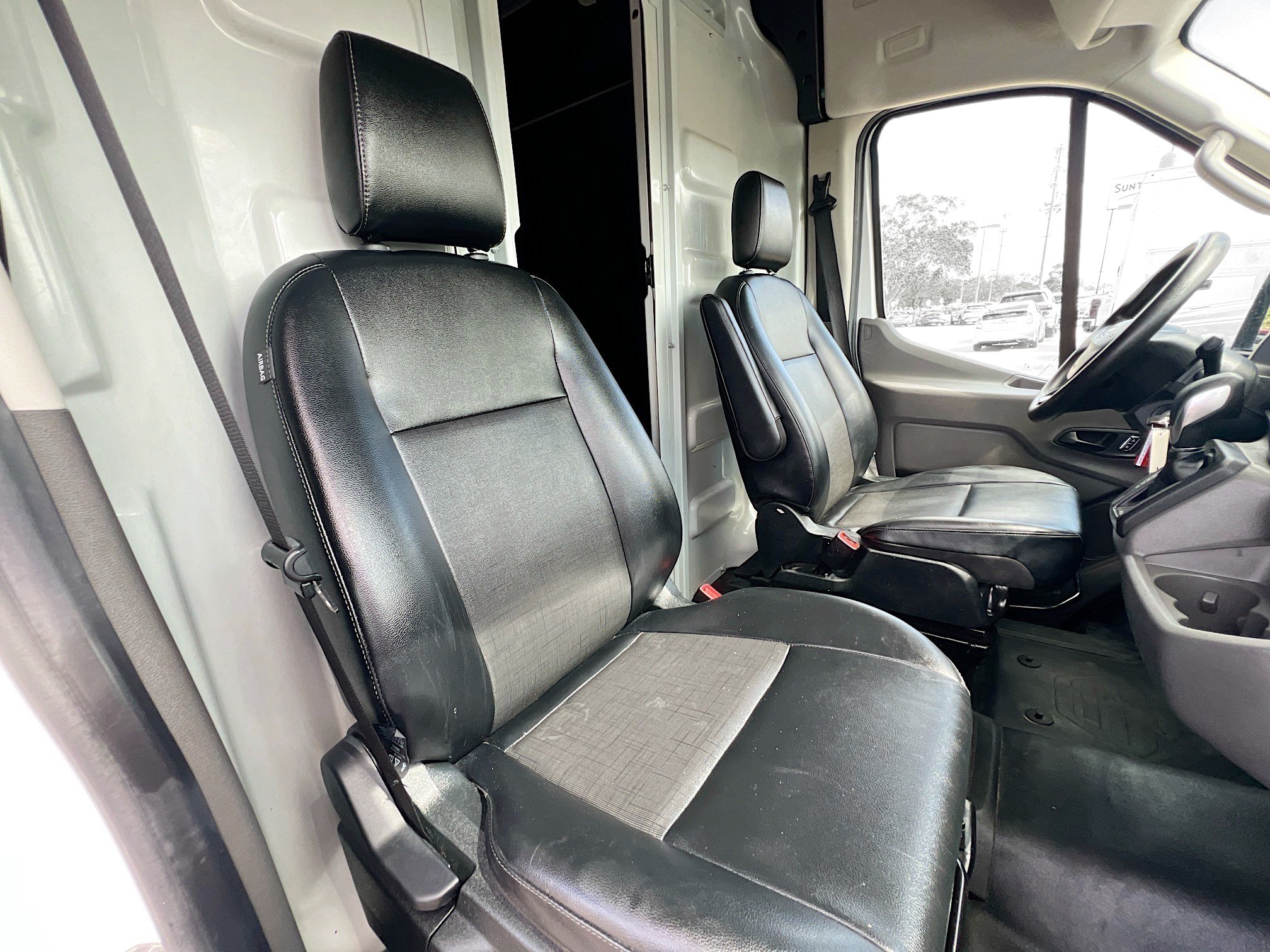 Used 2024 Ford Transit 250 148 High Roof Extended w/ Load Area Protection Package RWD image 30