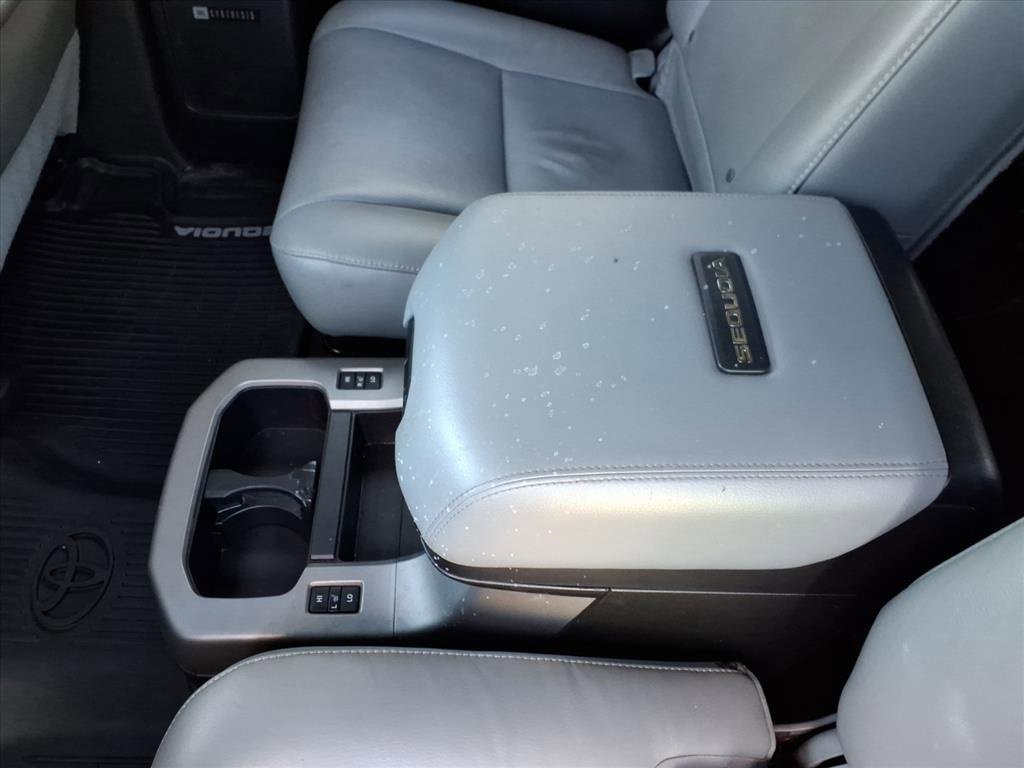 Used 2020 Toyota Sequoia Platinum image 16