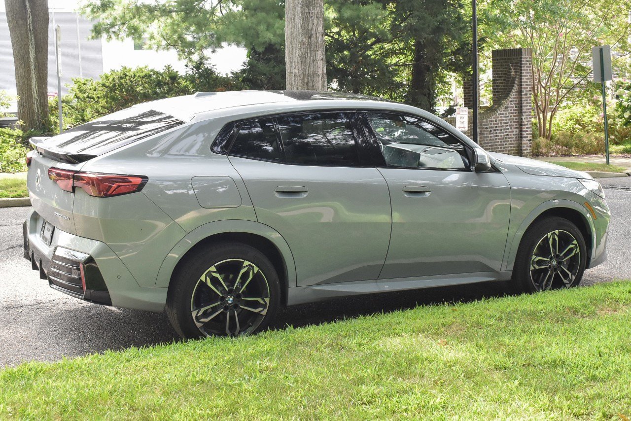 Used 2026 BMW X2 xDrive28i AWD/4WD image 7