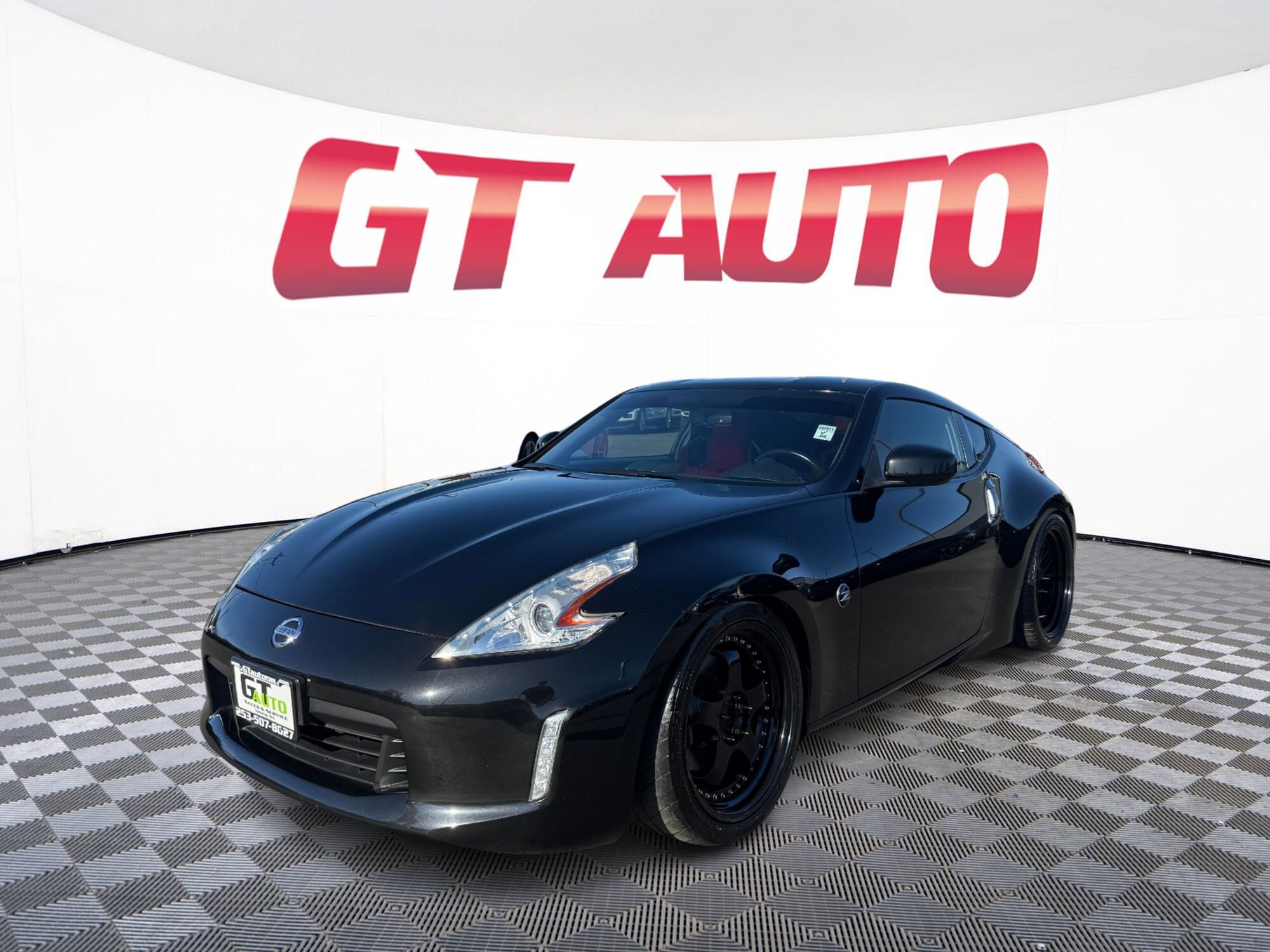 Used 2020 Nissan 370Z w/ Sport Package image 3