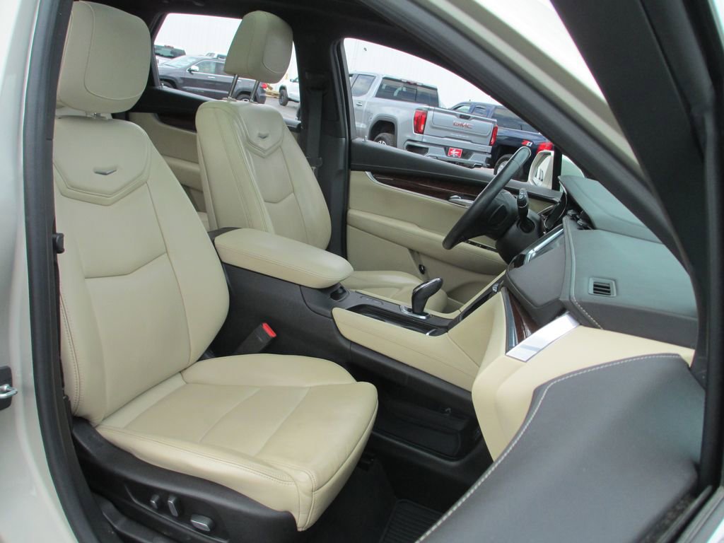 Used 2017 Cadillac XT5 Premium Luxury FWD image 22