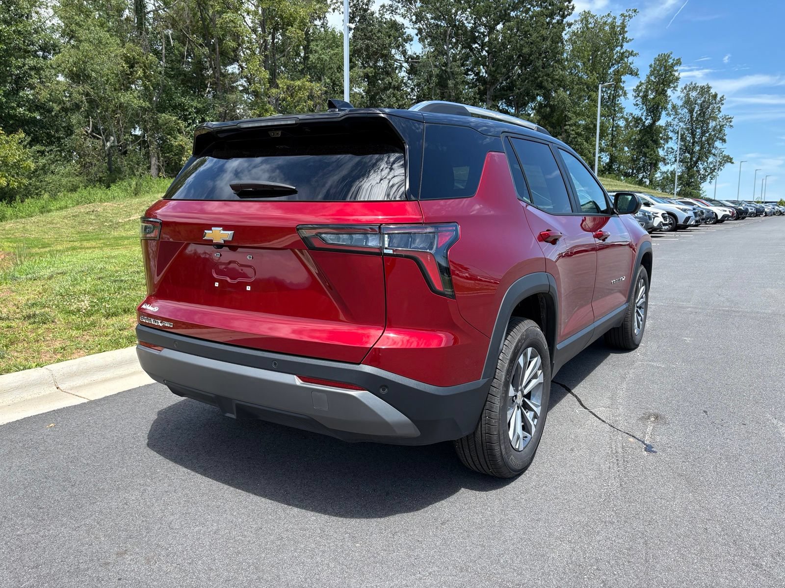 Used 2025 Chevrolet Equinox LT w/ Convenience Package II AWD/4WD image 9