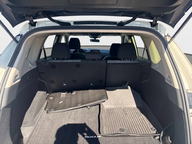 Certified 2023 Nissan Rogue SV image 14