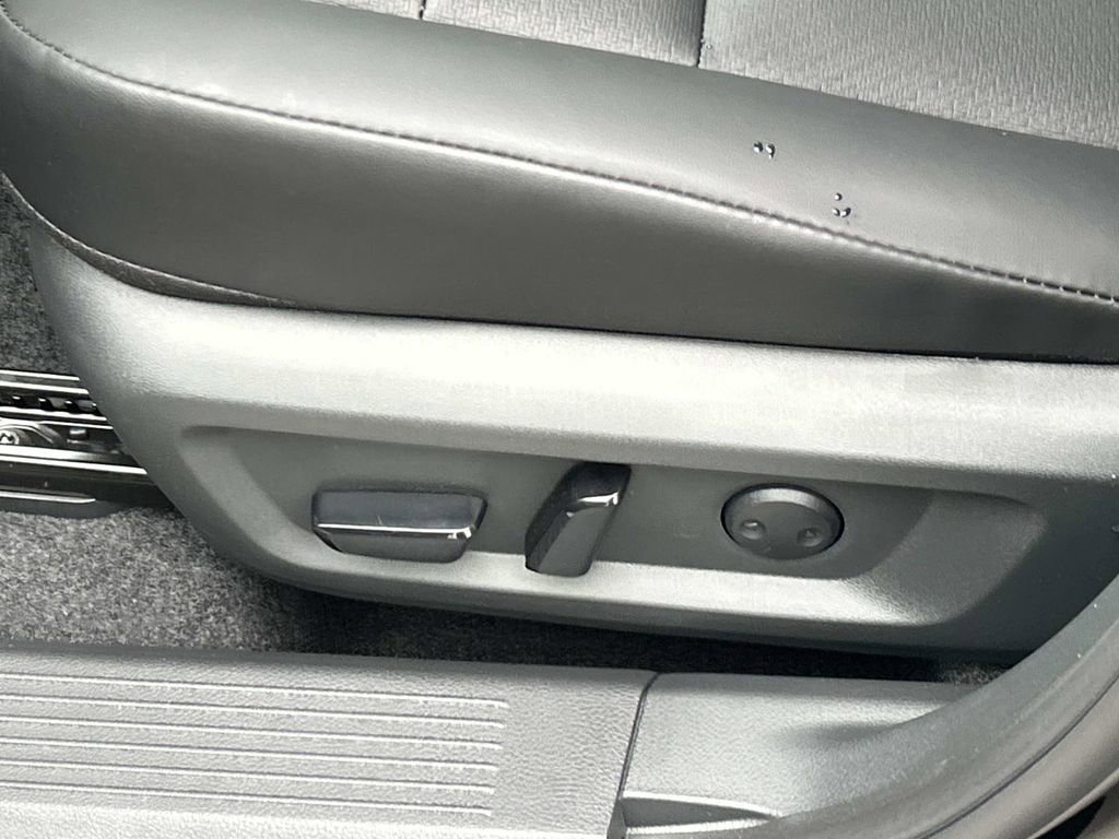 New 2026 Nissan Rogue Dark Armor AWD/4WD image 16