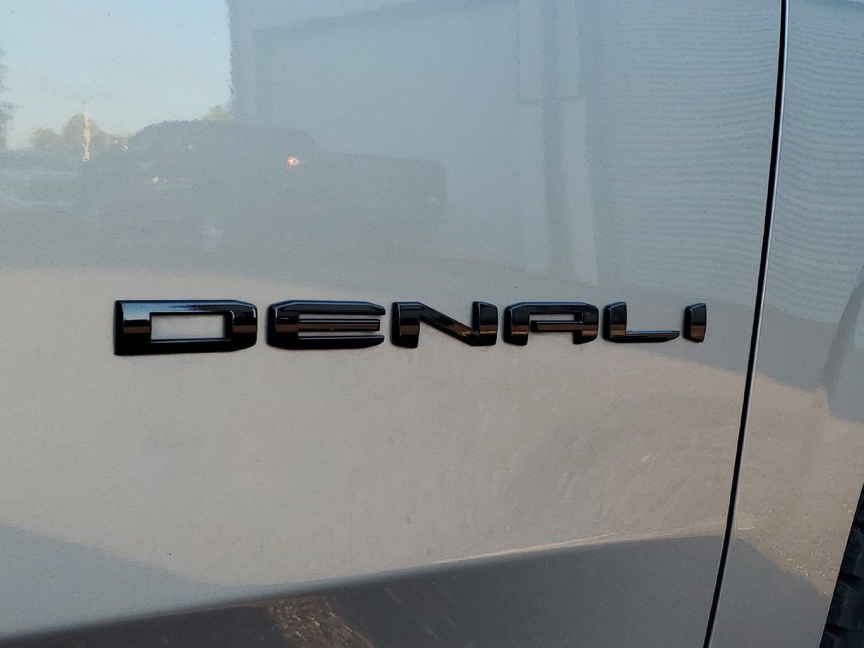 Used 2023 GMC Yukon XL Denali RWD image 7