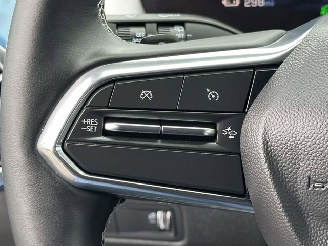 Used 2025 Chevrolet Equinox EV LT image 24