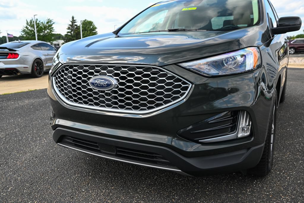 Certified 2023 Ford Edge SEL w/ Convenience Package AWD/4WD image 11