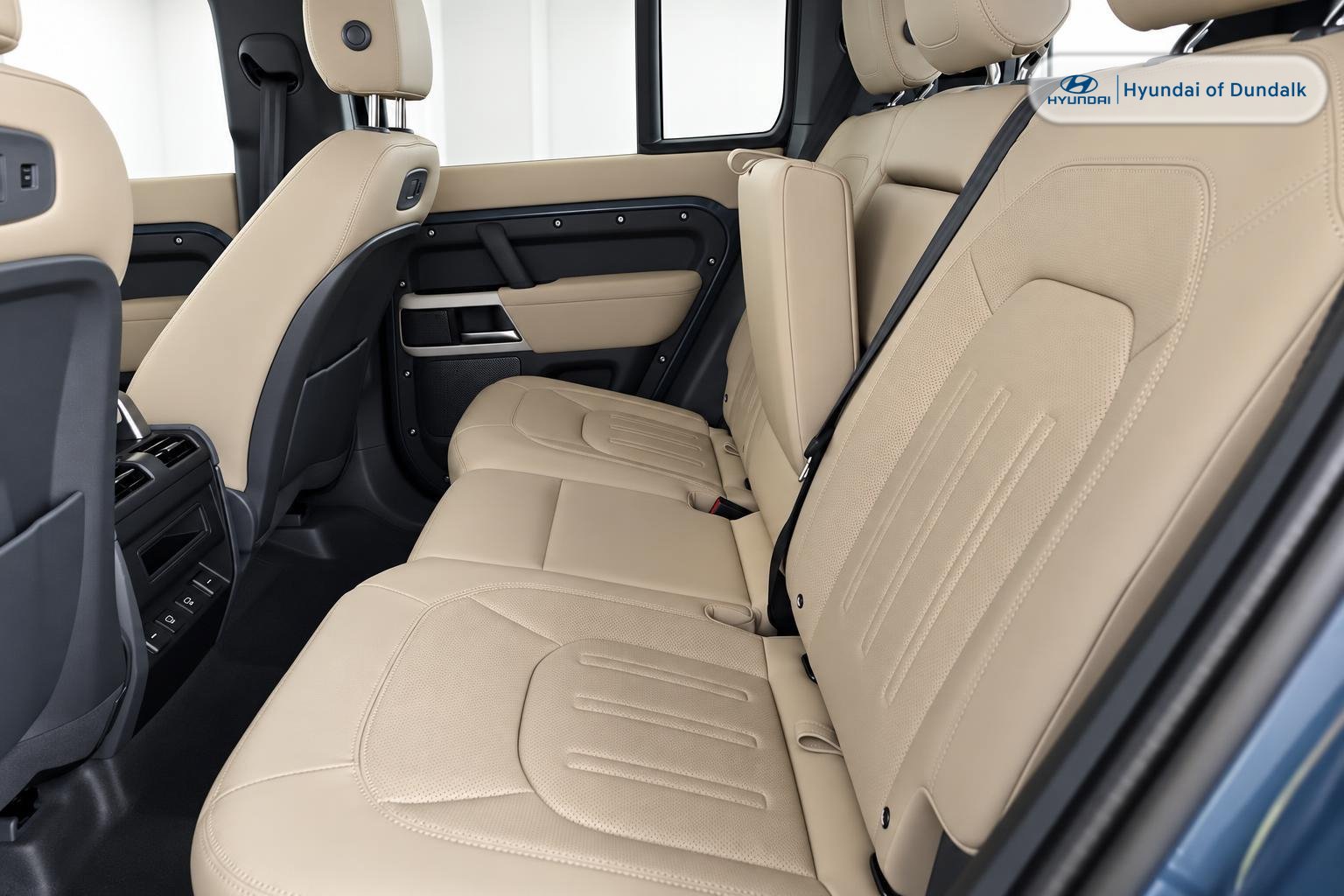 Used 2022 Land Rover Defender 110 S AWD/4WD image 5