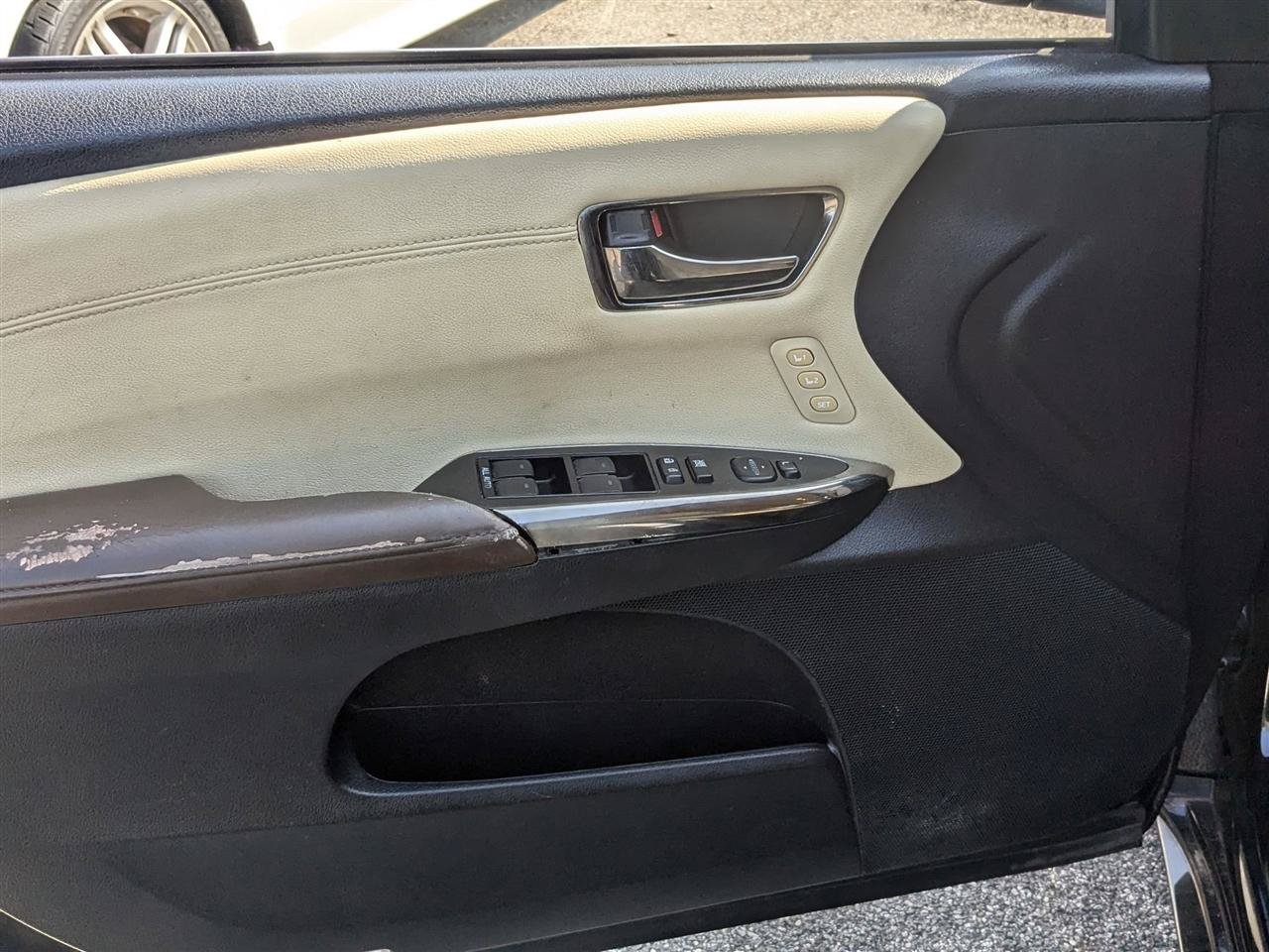 Used 2013 Toyota Avalon XLE Touring FWD image 13