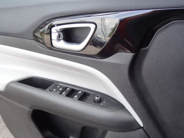 Used 2026 Jeep Compass Limited w/ Sun, Sound & Navigation Group AWD/4WD image 17