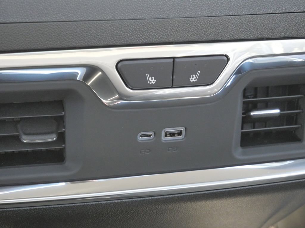 New 2026 GMC Sierra 3500 Denali w/ Denali Reserve Package image 38