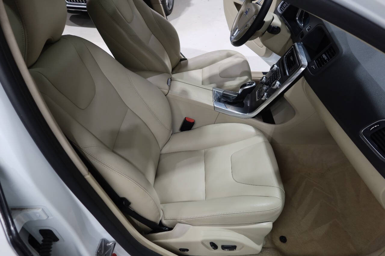 Used 2016 Volvo S60 T5 Premier w/ Convenience Package FWD image 13